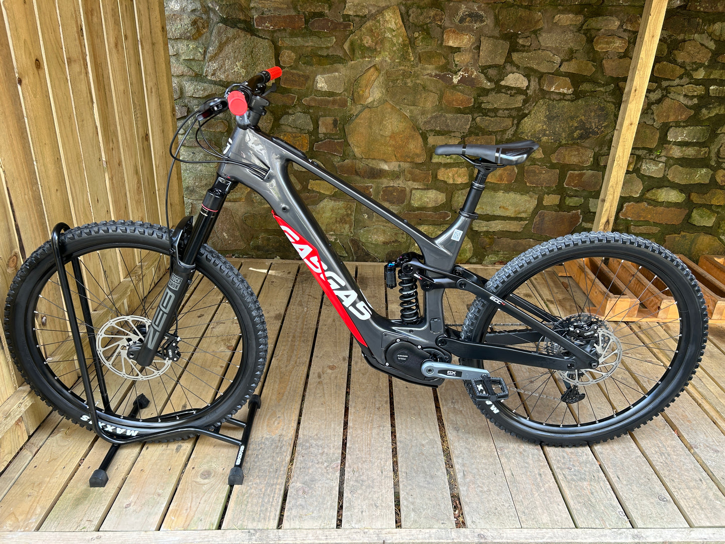 GasGas ECC 4 - SRAM Eagle Powertrain Drive, 90nm, 600Wh Electric Mountain Bike - Red & Silver (All Sizes Available)