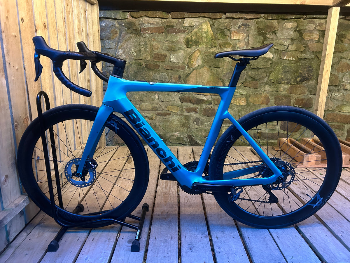 Bianchi E-Oltre Ultegra Di2 2x12Sp X30 Electric Road Bike - Mahle X30 Drive unit, 40Nm, 250W - Ex Demo