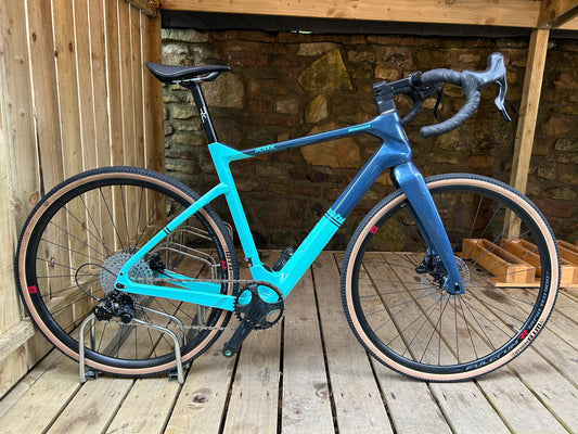 Bianchi ARCADEX Disc Carbon Gravel Bike - 13Spd 700c in Blue/Blue