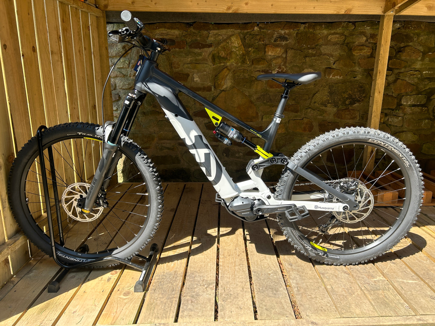 Husqvarna Hard Cross HC1 29/27.5" - Shimano EP6, 250 W, 85 Nm Electric Mountain Bike - Grey/White (All Sizes Available)