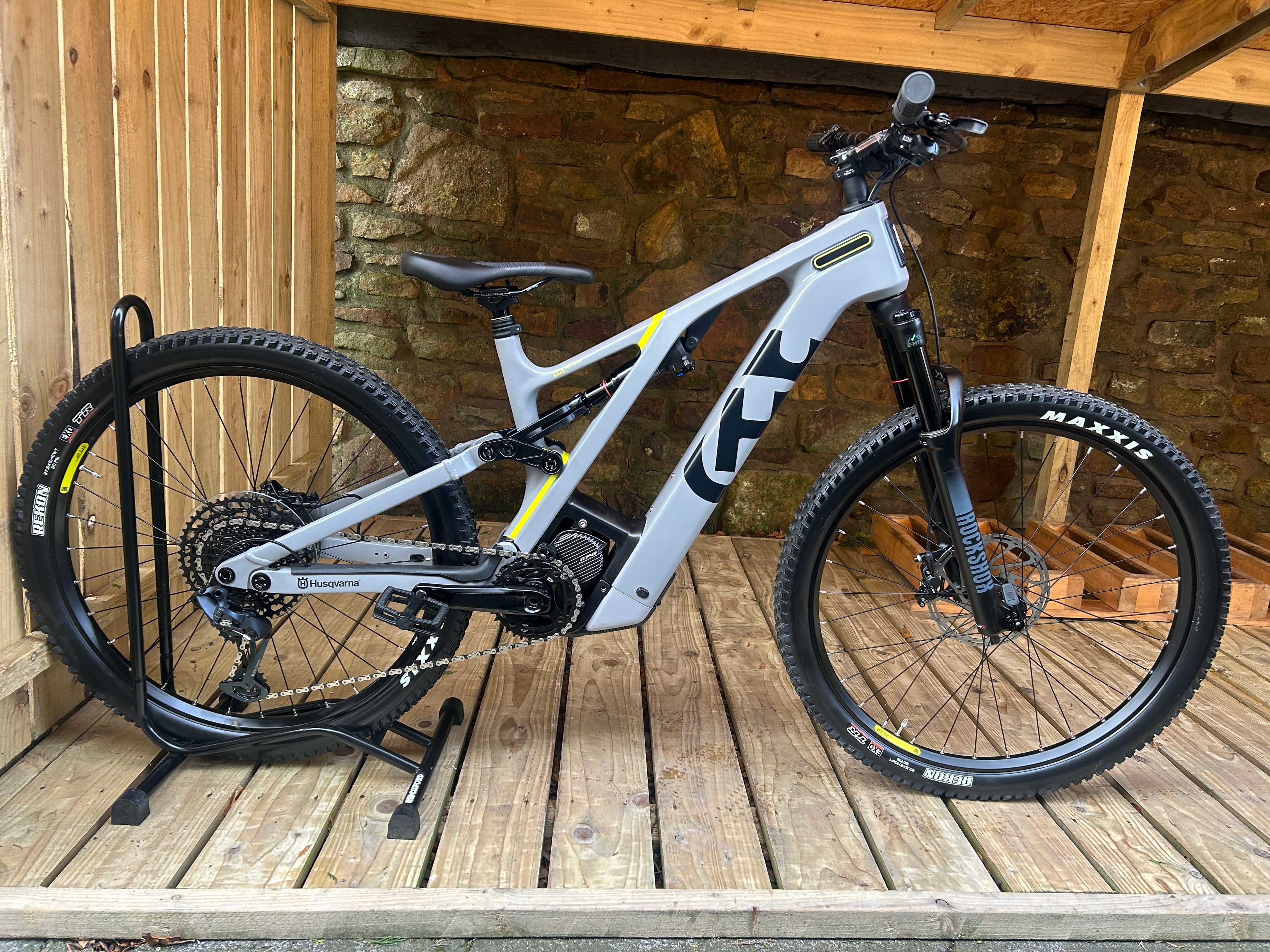 Husqvarna Light Cross LC5 - Shimano EP8, DU-EP801, 250 W, 85 Nm, SRAM GX Eagle eBike EMTB (Size Small)
